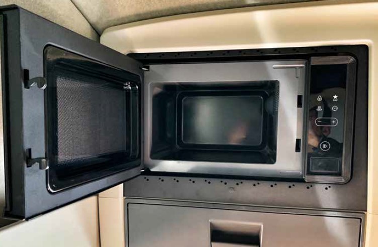 TruckChef - 24 Volt Microwave oven for Trucks
